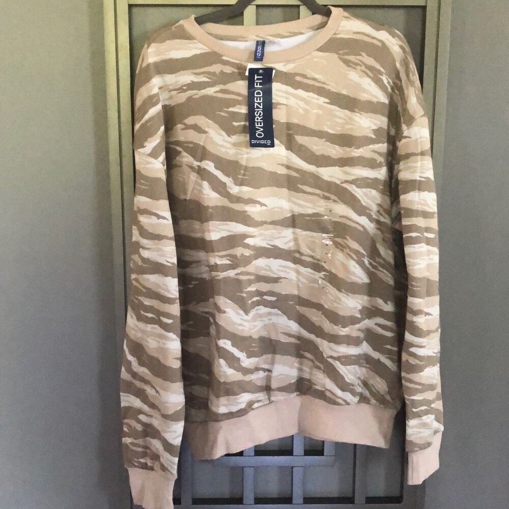 NWT  Divided H&M 10 Woodland camo sweatshirt oversized size M